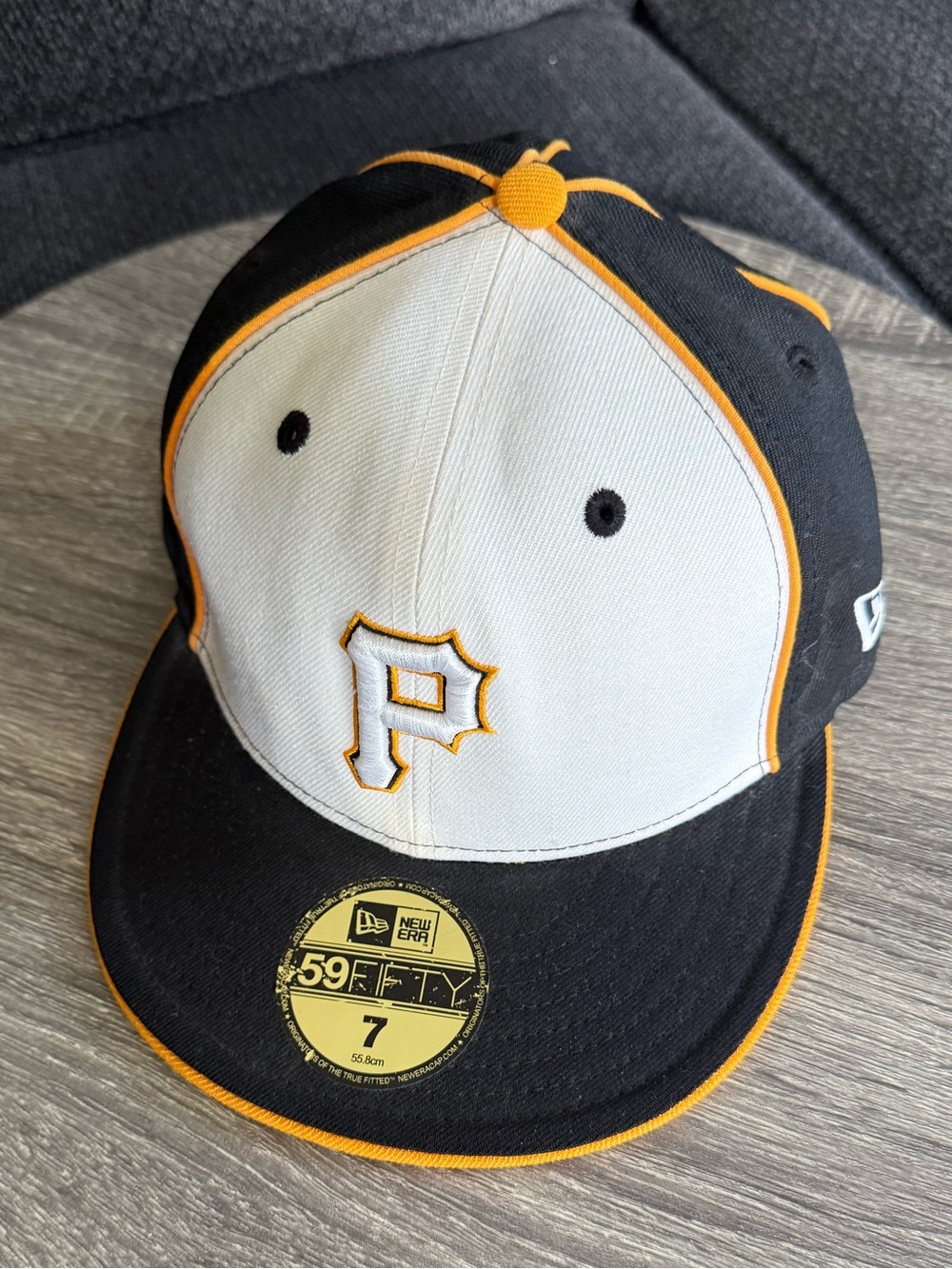Pittsburgh Pirates New Era 59FIFTY Fitted Hat Size 7